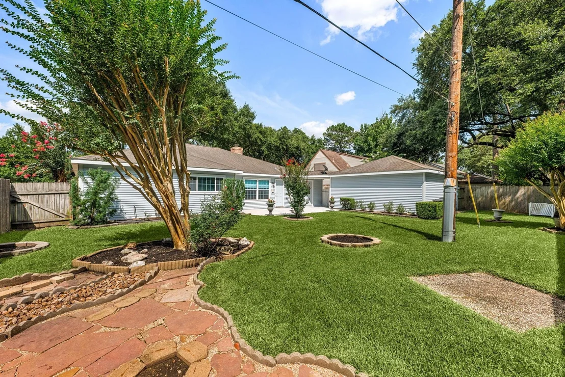 Photo of 17407 Loring Lane
