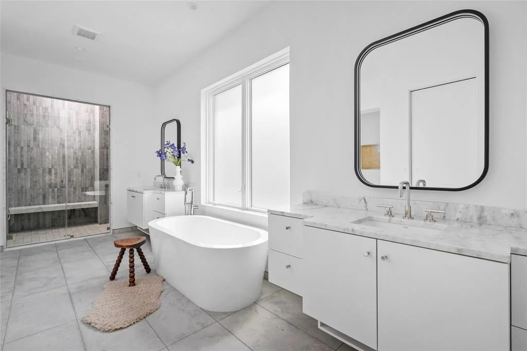 Photo of 2215 Albans Road