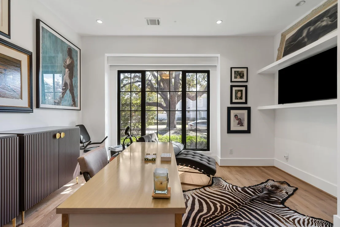 Photo of 2130 Stanmore