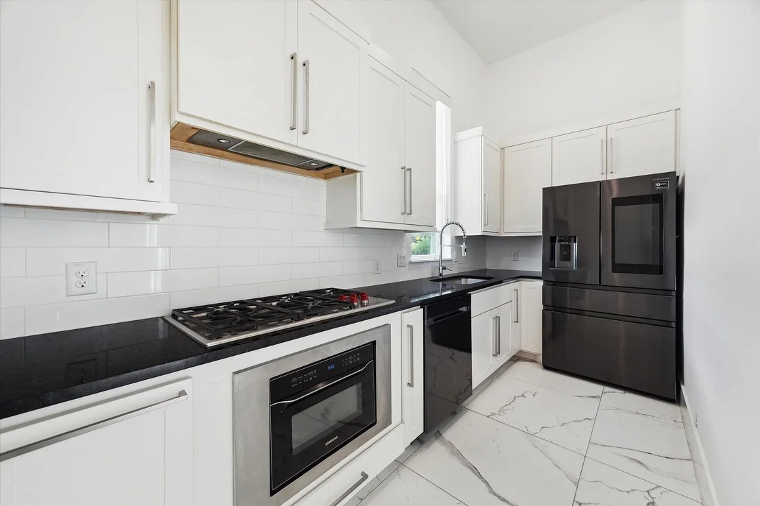 Photo of 4670 Cedar Street