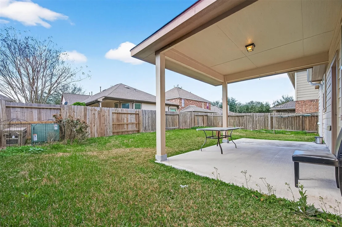 Photo of 6018 Gracys Landing Ln