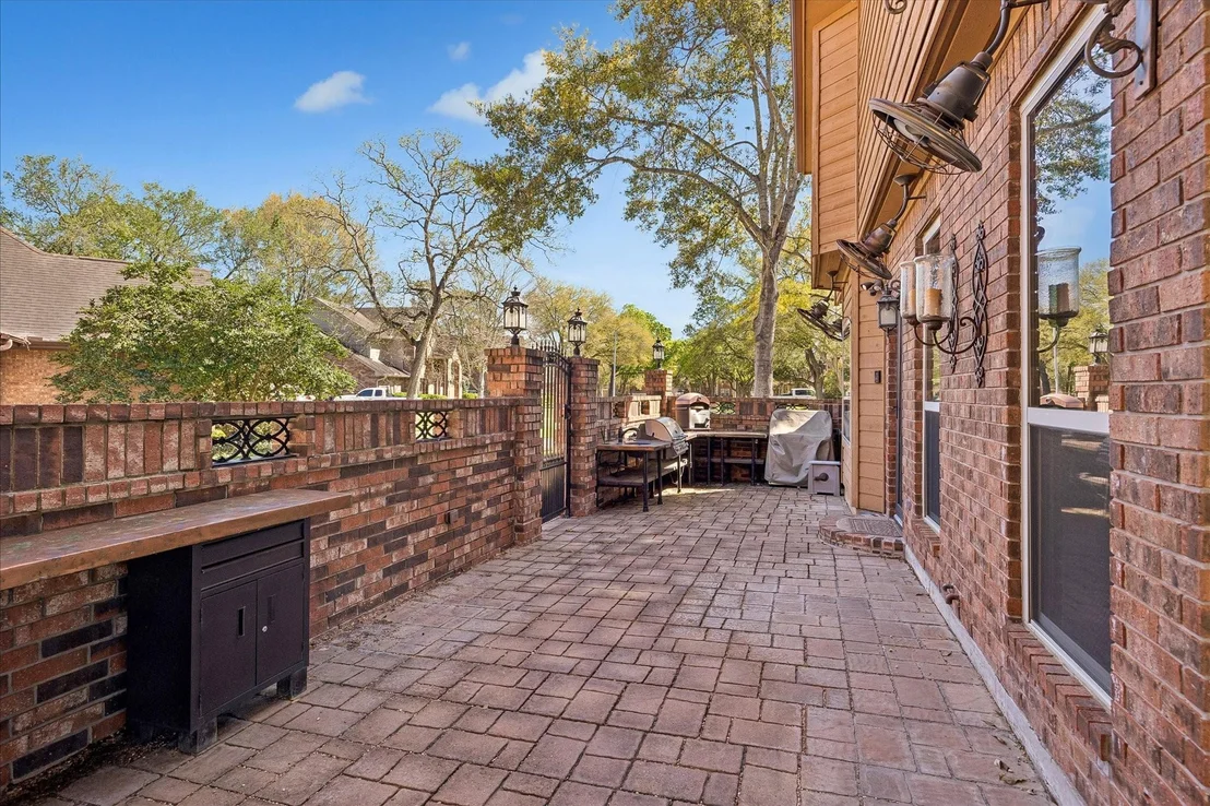 Photo of 1835 Raintree Circle