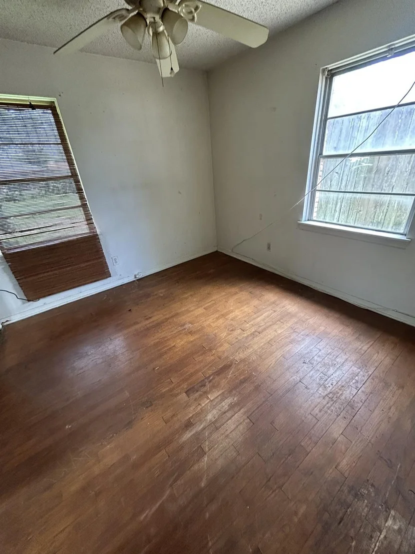 Photo of 5711 Turtle Creek Road