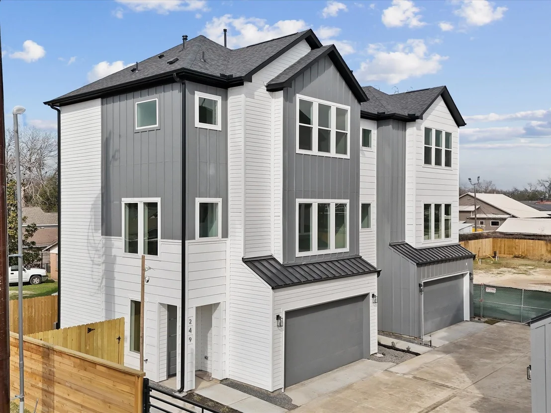 Photo of 249 De Boll Avenue