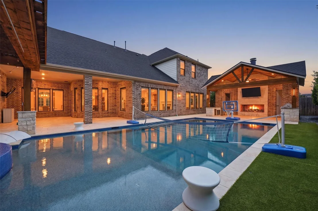 Photo of 4715 Lake Crest Drive