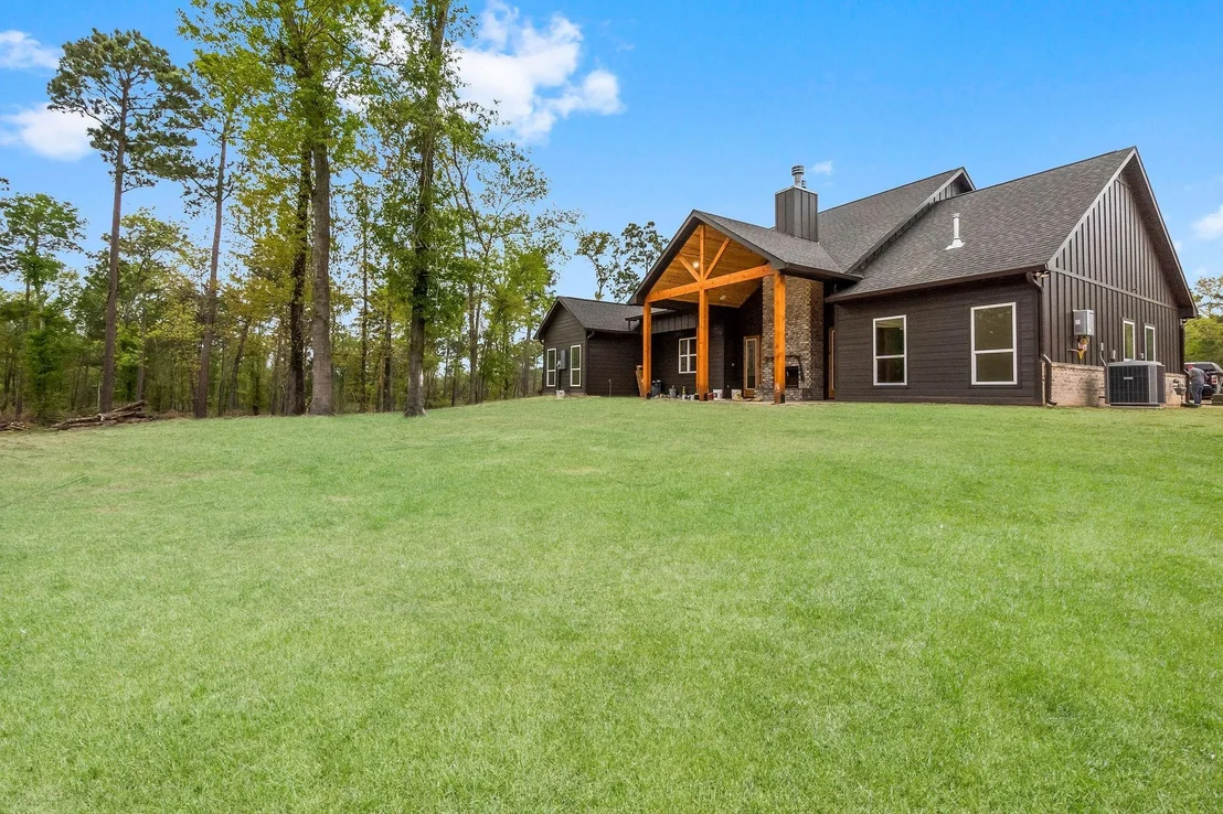 Photo of 393 Hanson Road