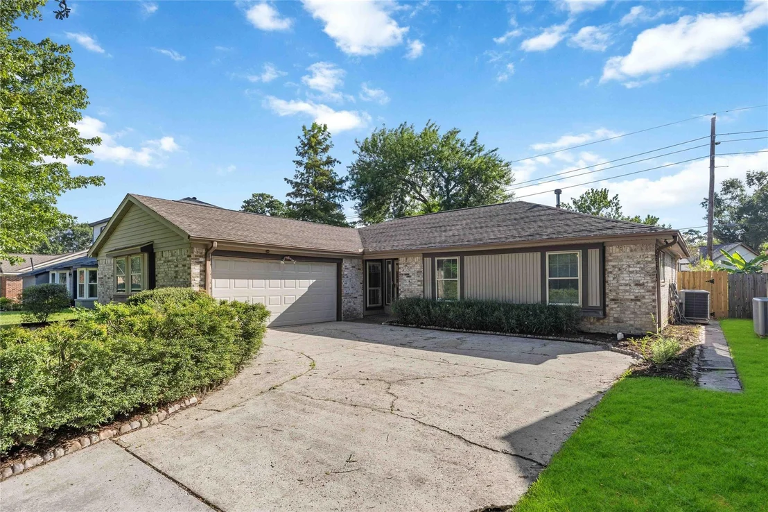 Photo of 23926 Beaverwood Drive