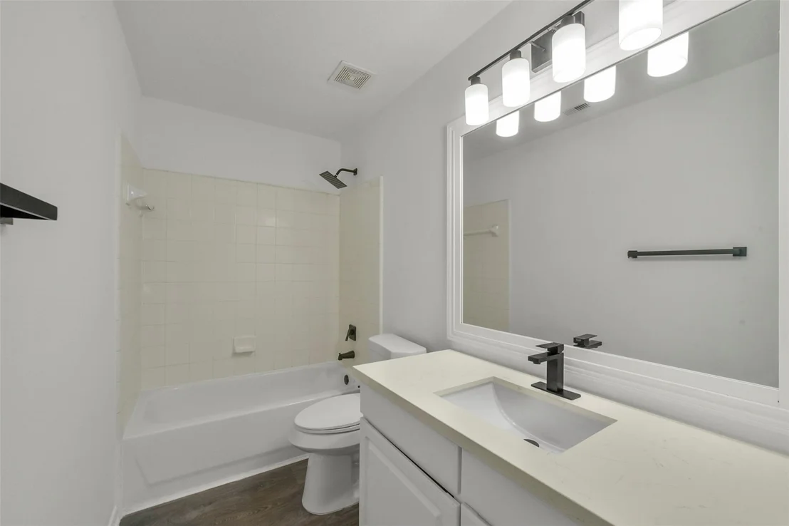 Photo of 2811 Packard Elm Street
