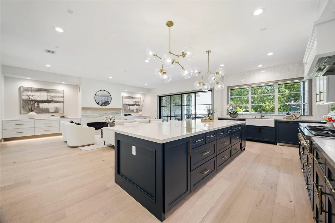 Photo of 526 Stoneleigh Drive