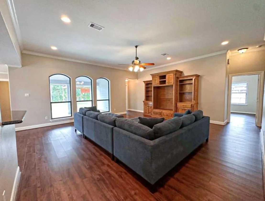 Photo of 301 Williamsburg Avenue