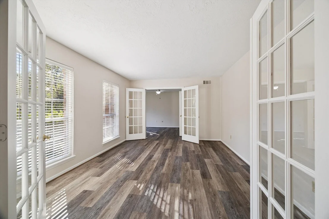 Photo of 2307 Willow Point Drive