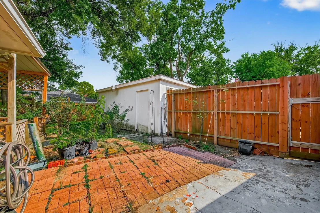 Photo of 10506 Sagebriar Drive
