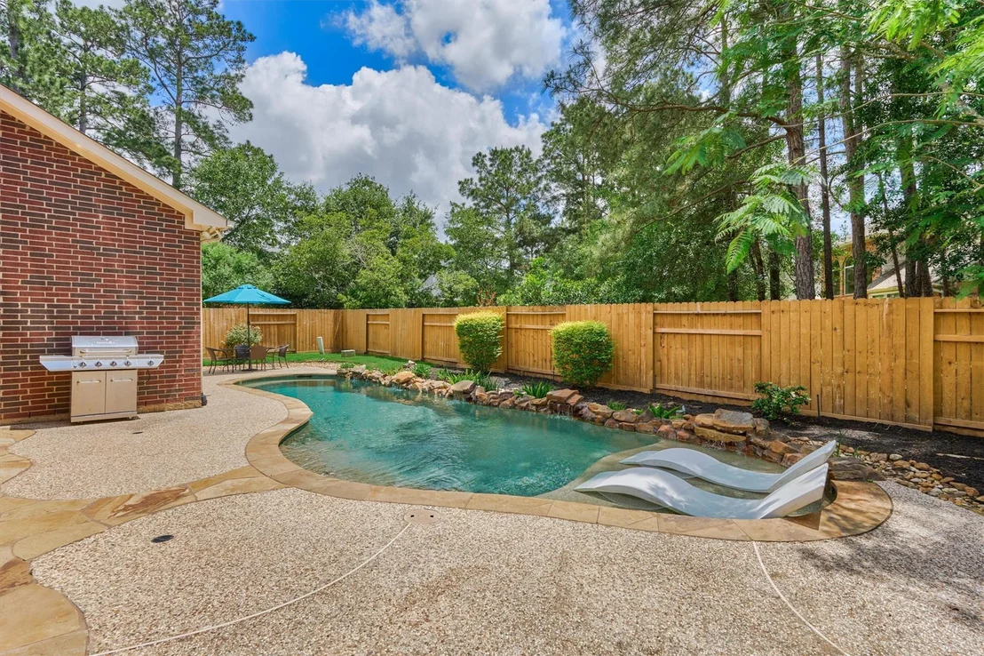 Photo of 11 N French Oaks Circle