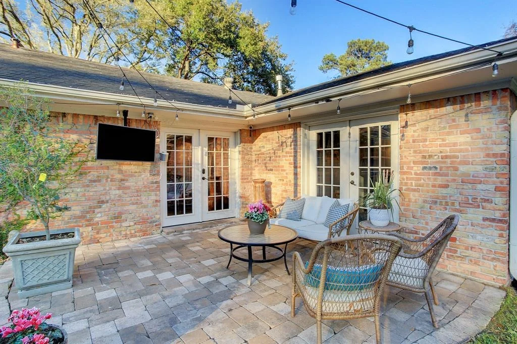 Photo of 1027 Chamboard Lane