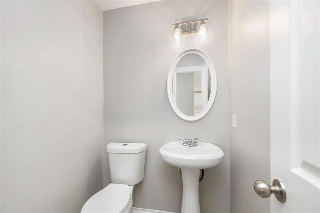 Photo of 20231 Niagara Falls Drive