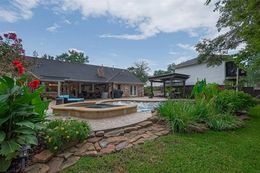 Photo of 722 River Plantation Drive