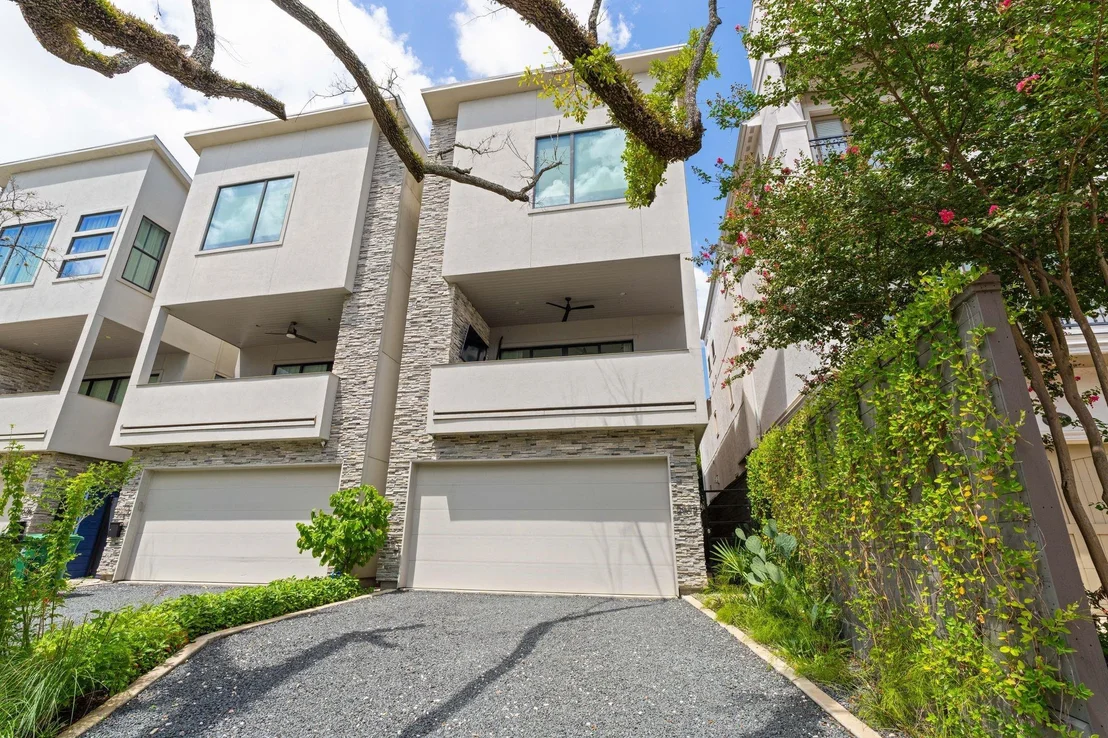 Photo of 2622 Greenbriar Drive