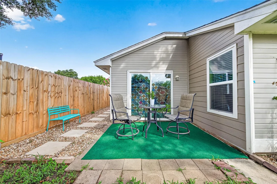 Photo of 6718 Bluebottle Lane