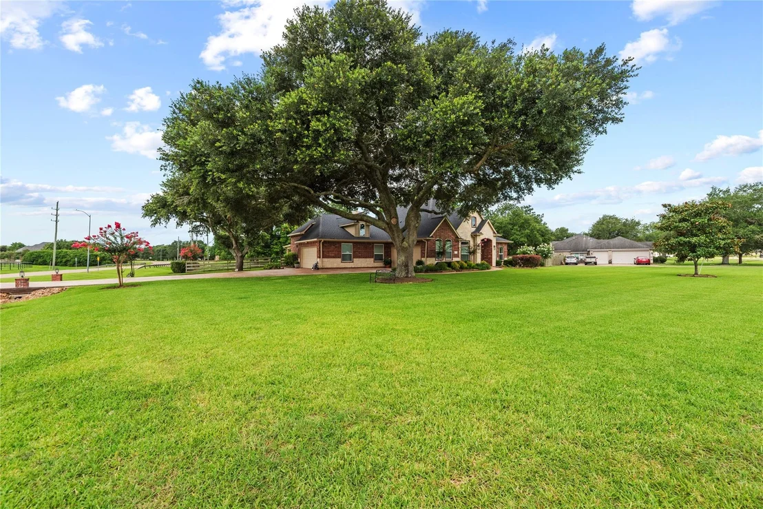 Photo of 32707 Westminster Drive