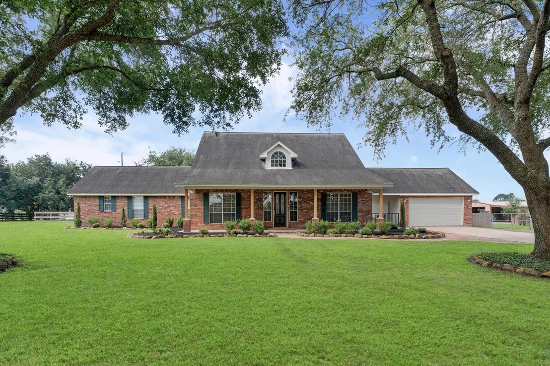Photo of 33014 Grove Park Drive