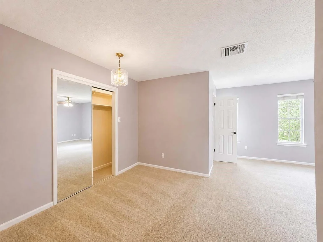 Photo of 39 Oak Harbor Drive