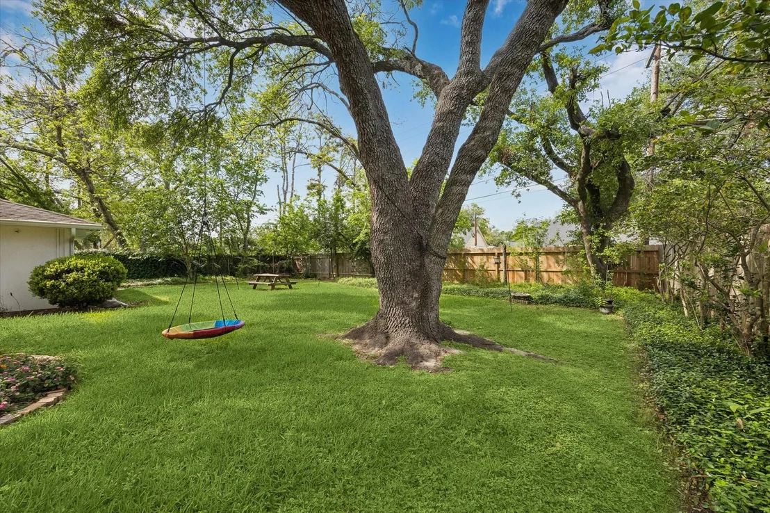 Photo of 7802 Bellerive Drive