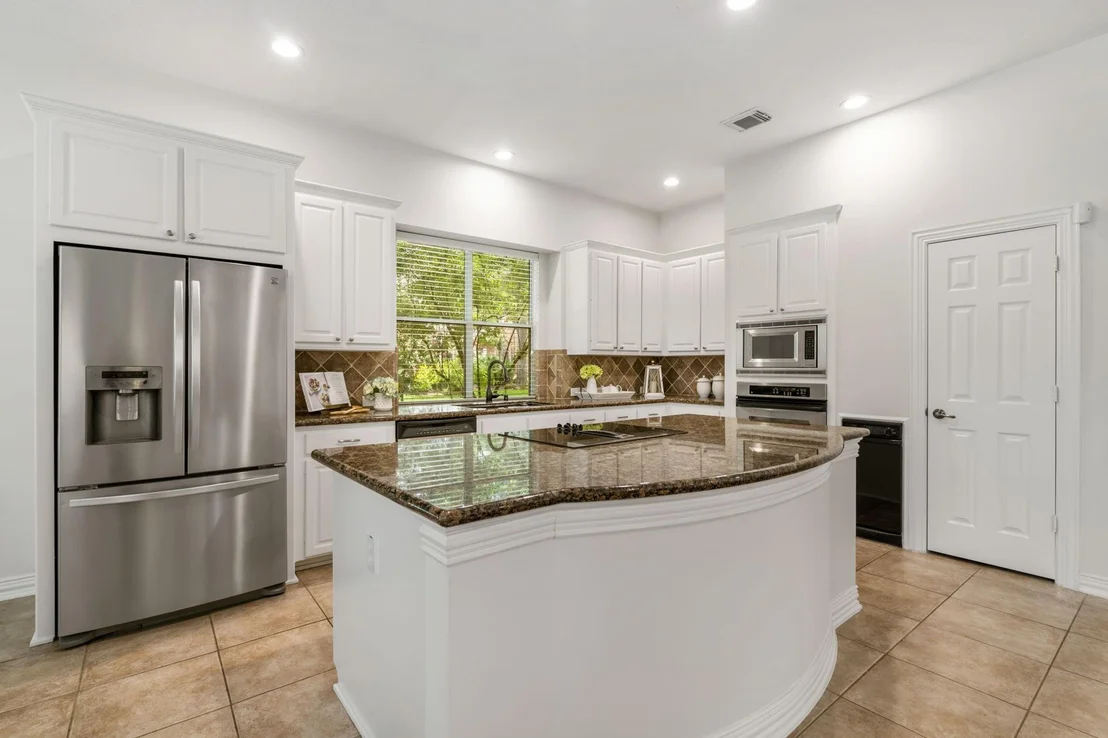 Photo of 187 E Lansdowne Circle