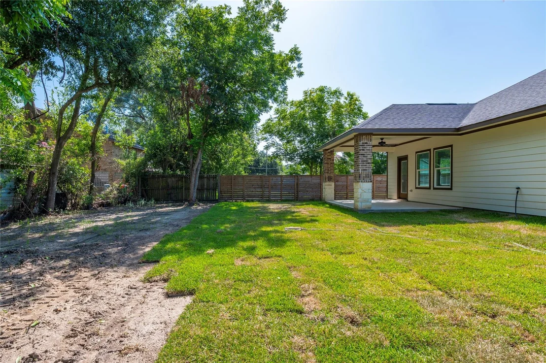 Photo of 8133 Wetherby Lane