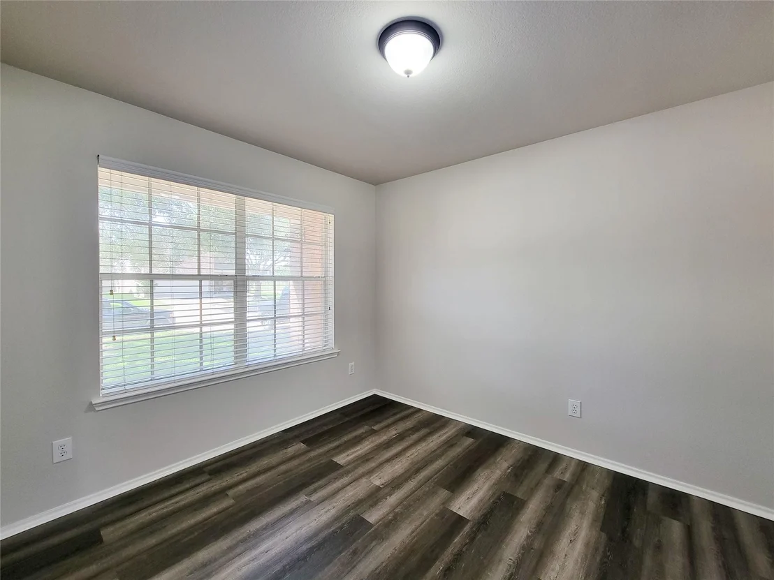 Photo of 5746 Roehampton Court