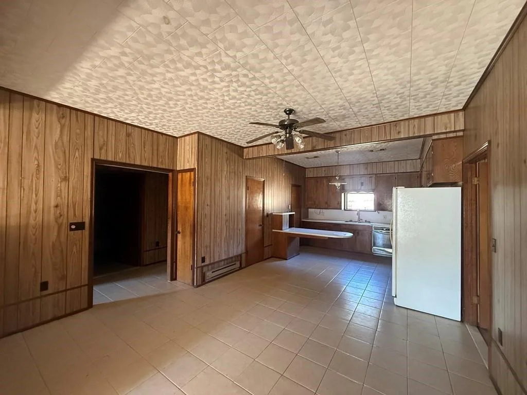 Photo of 1229 E State Highway 63