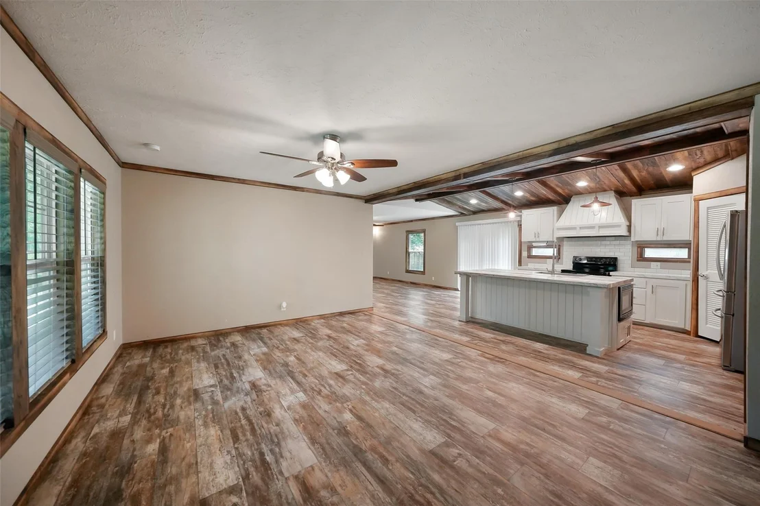 Photo of 577 Winding River Road