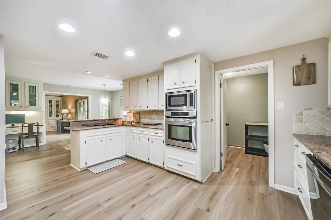 Photo of 7618 Hurst Forest Drive