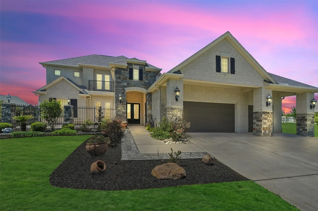 Photo of 5924 Oak Leaf Court