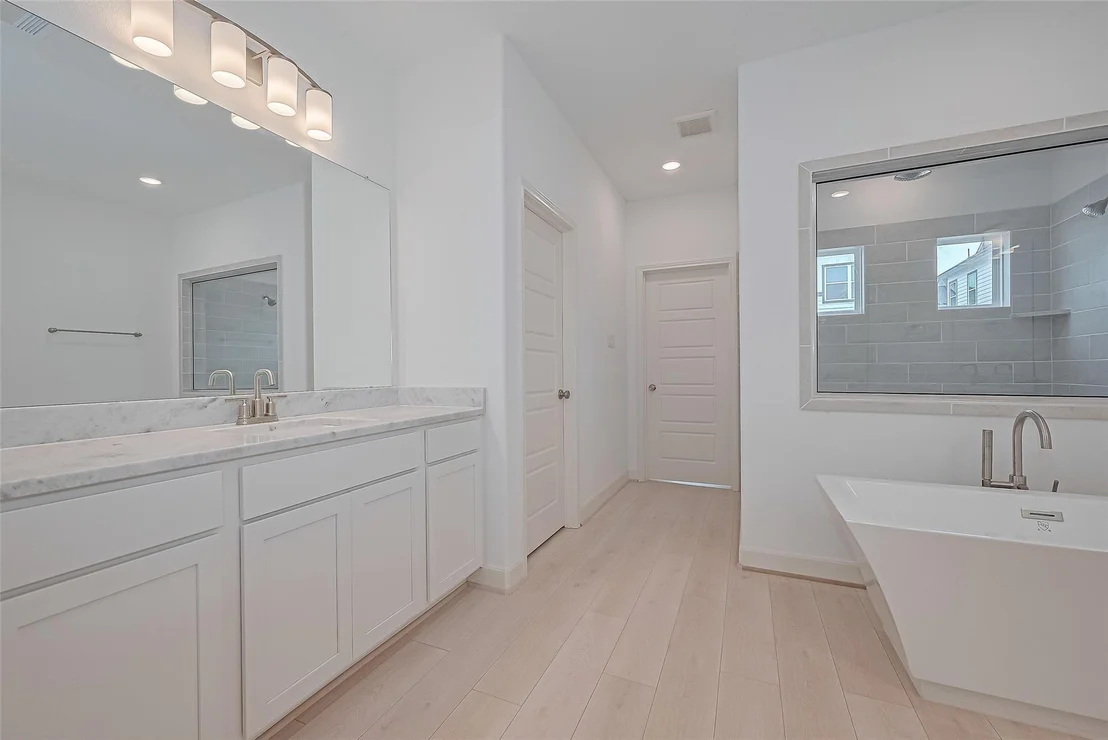 Photo of 8928 Covenant Place