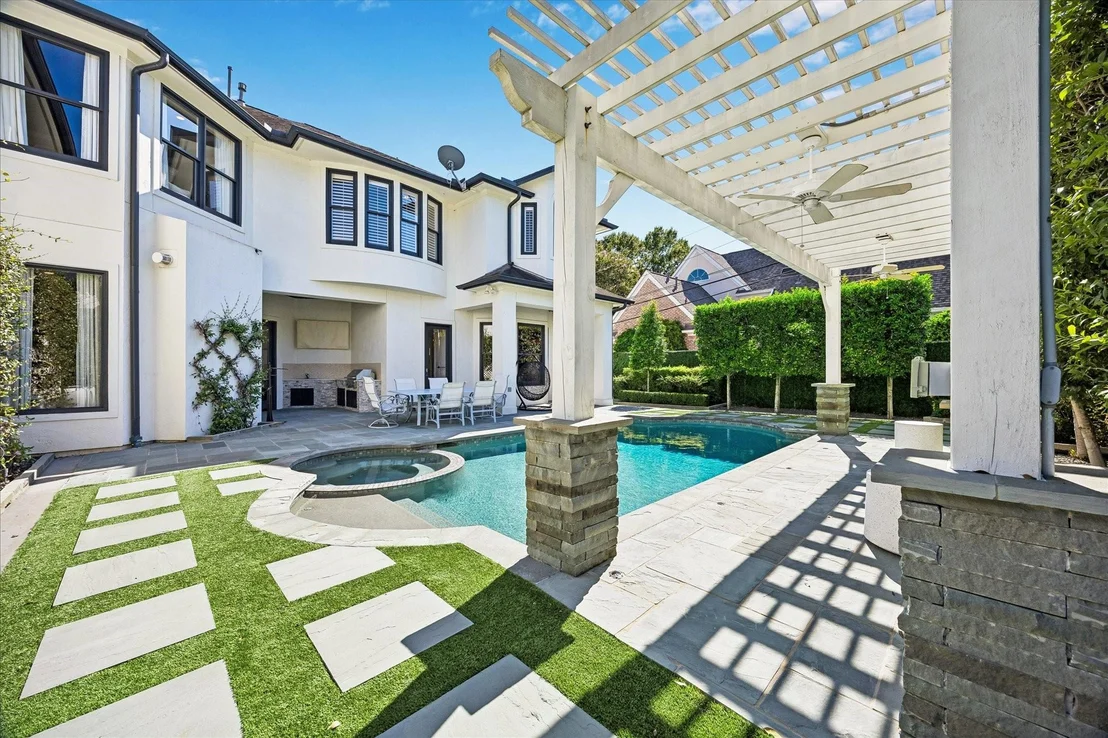Photo of 1020 River Glynn Drive
