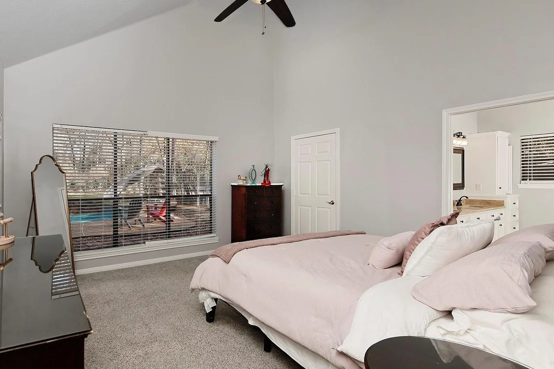 Photo of 44 Lake Forest Circle