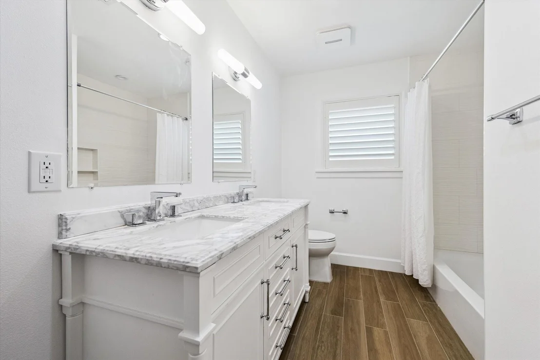 Photo of 5615 Indigo Street