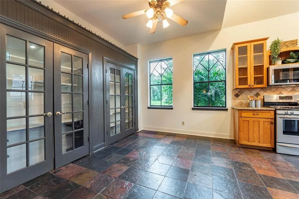 Photo of 2209 Oak Drive