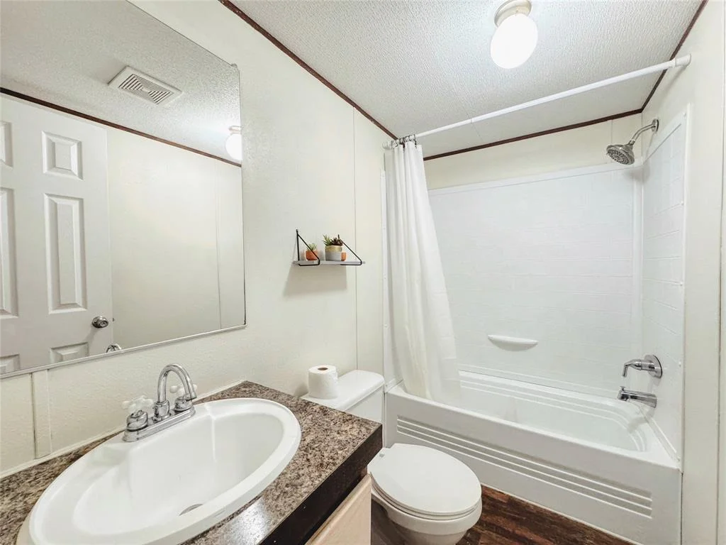 Photo of 15950 Live Oak Circle