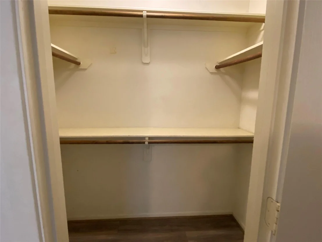Photo of 715 Lakeview Drive