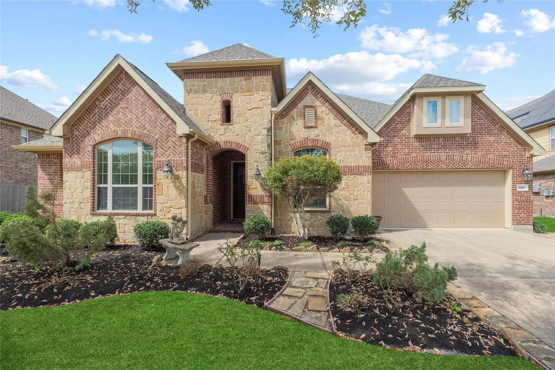 Photo of 5811 Green Meadows Lane