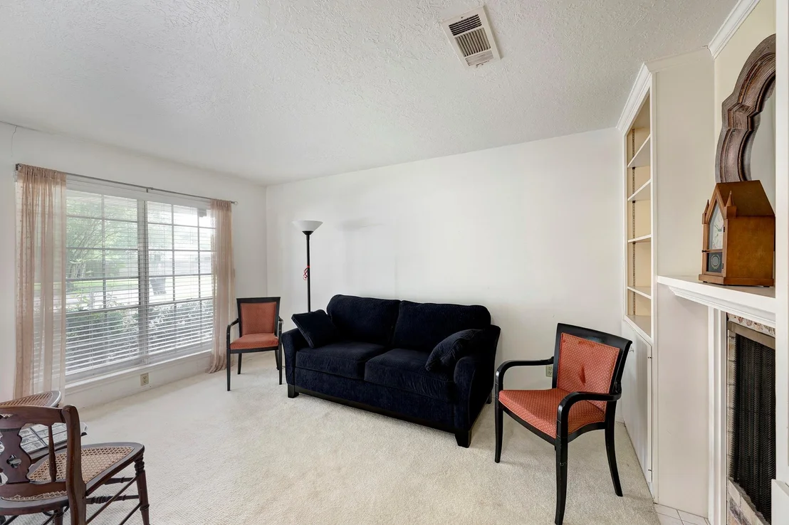 Photo of 5922 Willowbend Boulevard