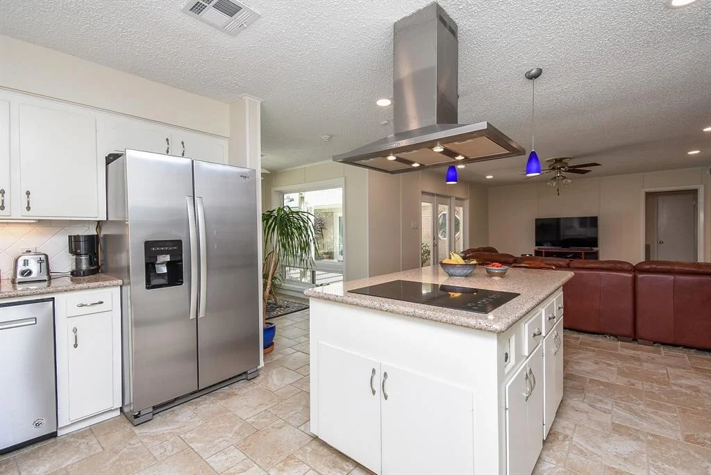 Photo of 5450 Grape Street