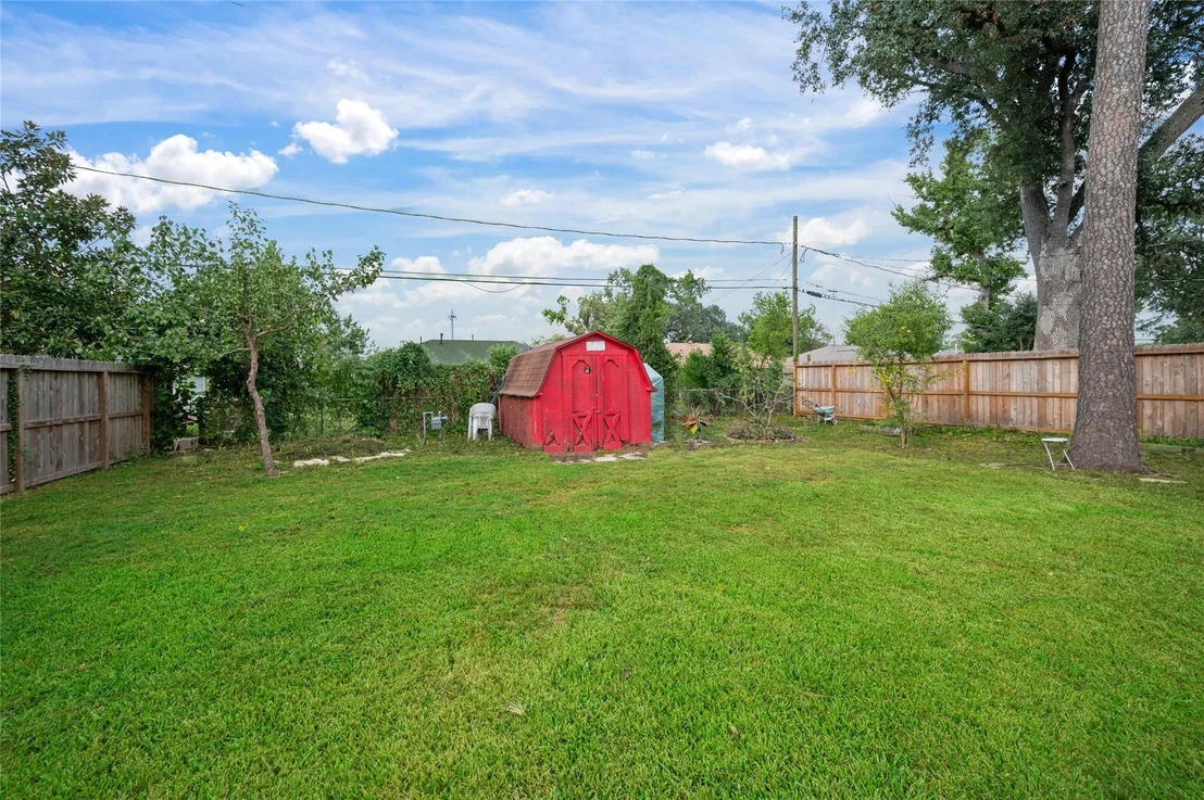 Photo of 2302 Hewitt Drive