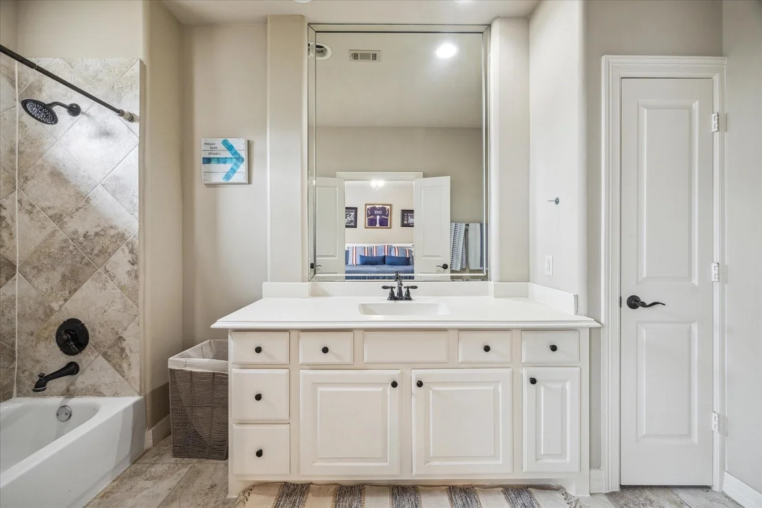 Photo of 2727 Stuart Manor