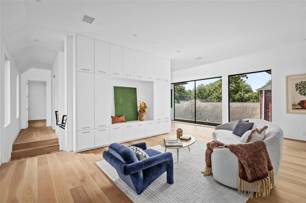 Photo of 2215 Albans Road