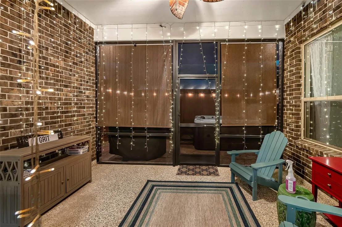 Photo of 9619 Hideaway Green Drive