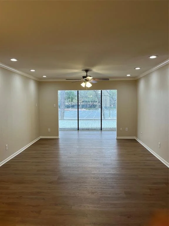 Photo of Unit 144 at 7555 Katy Freeway