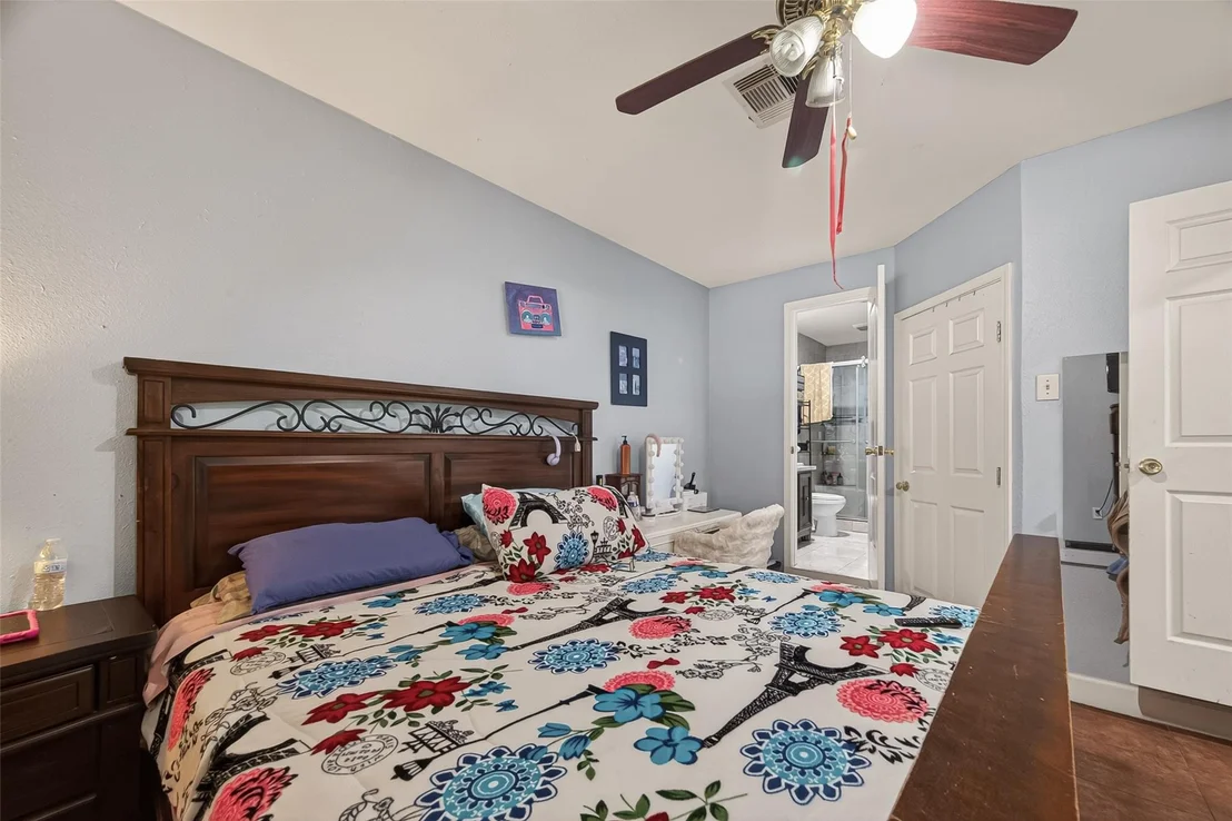 Photo of 2111 Hickory Lane