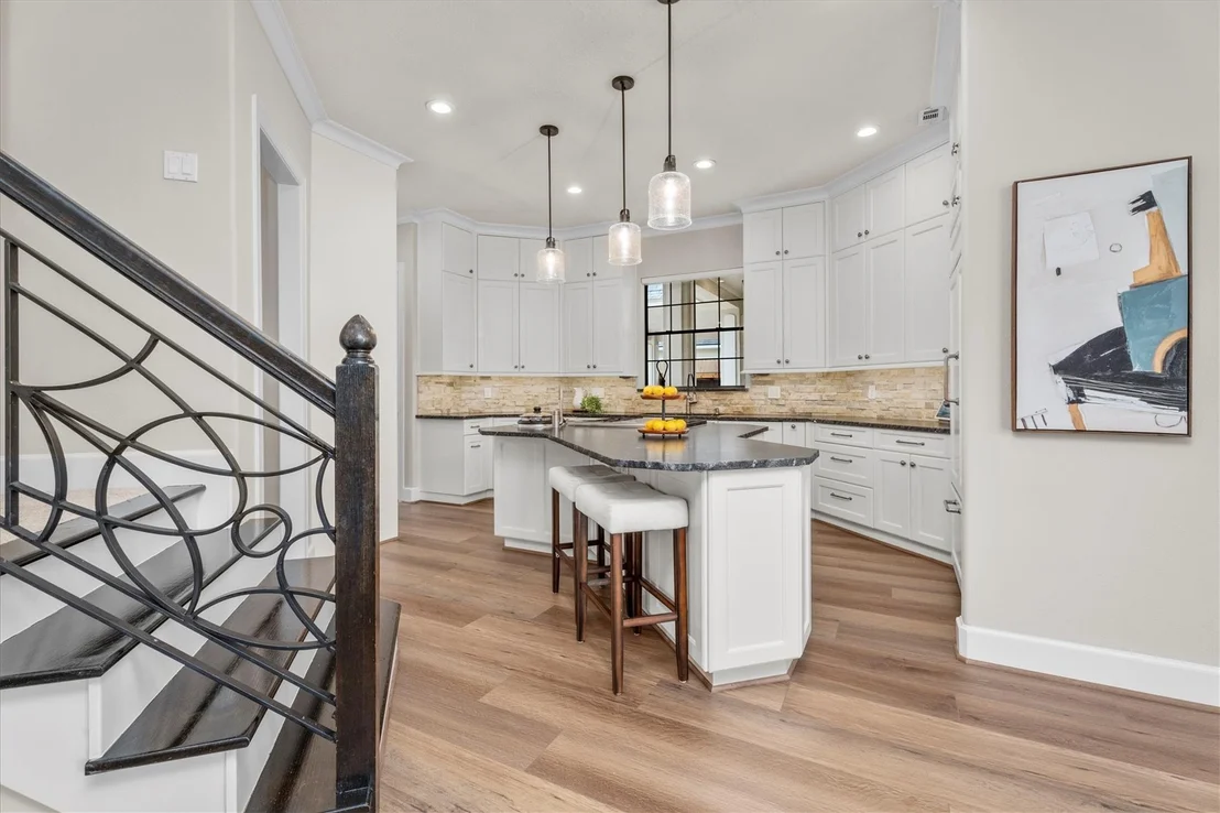 Photo of 15307 Hilltop View Drive